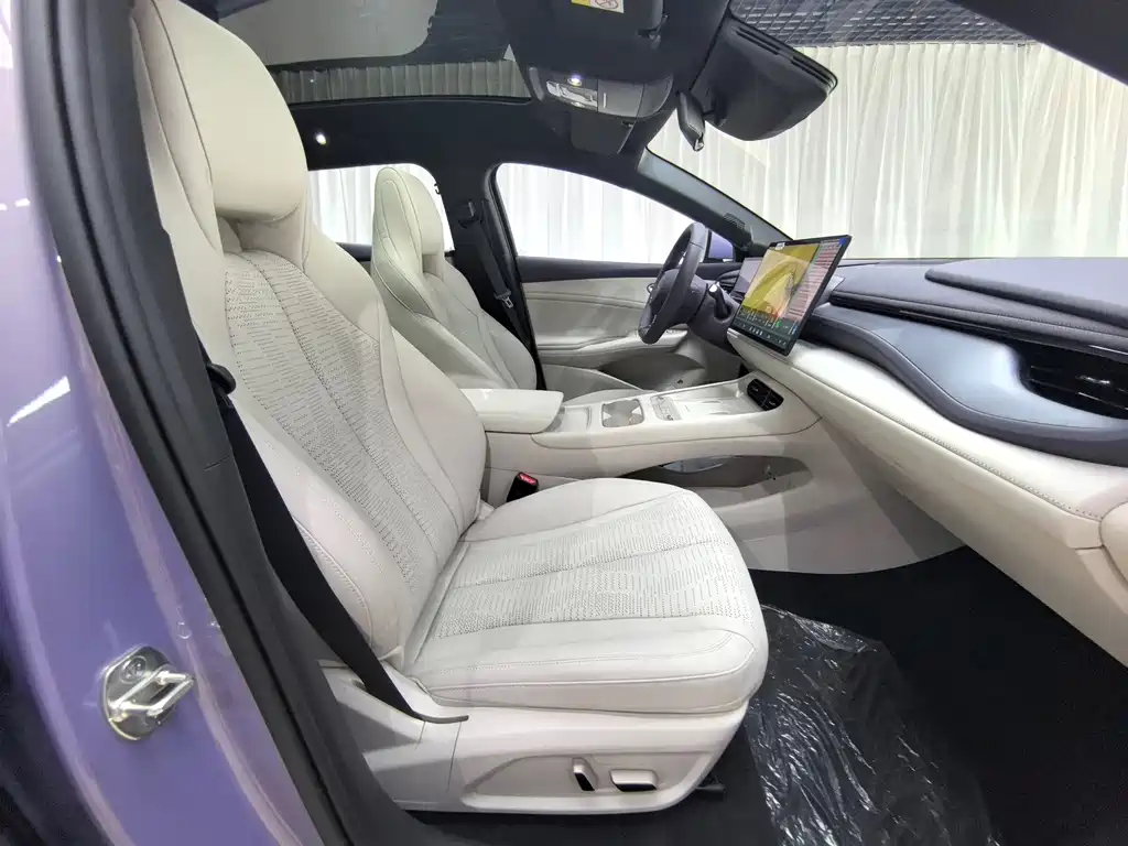 BYD Seal 06GT — фото 11