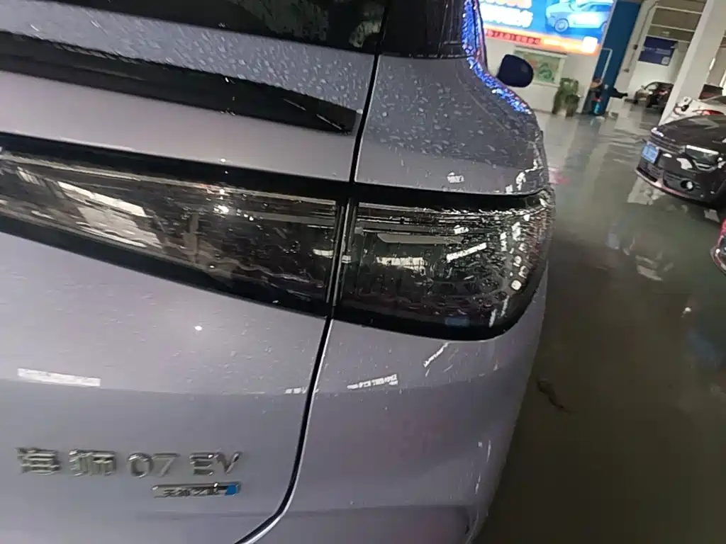 BYD Sealion 07 EV — фото 8