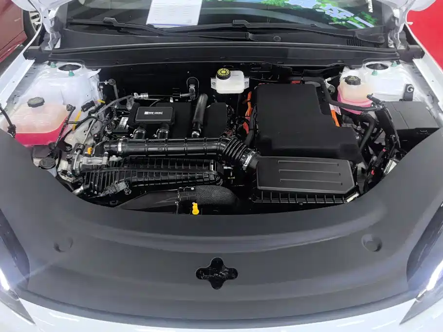 BYD Seal 05 DM-i — фото 10