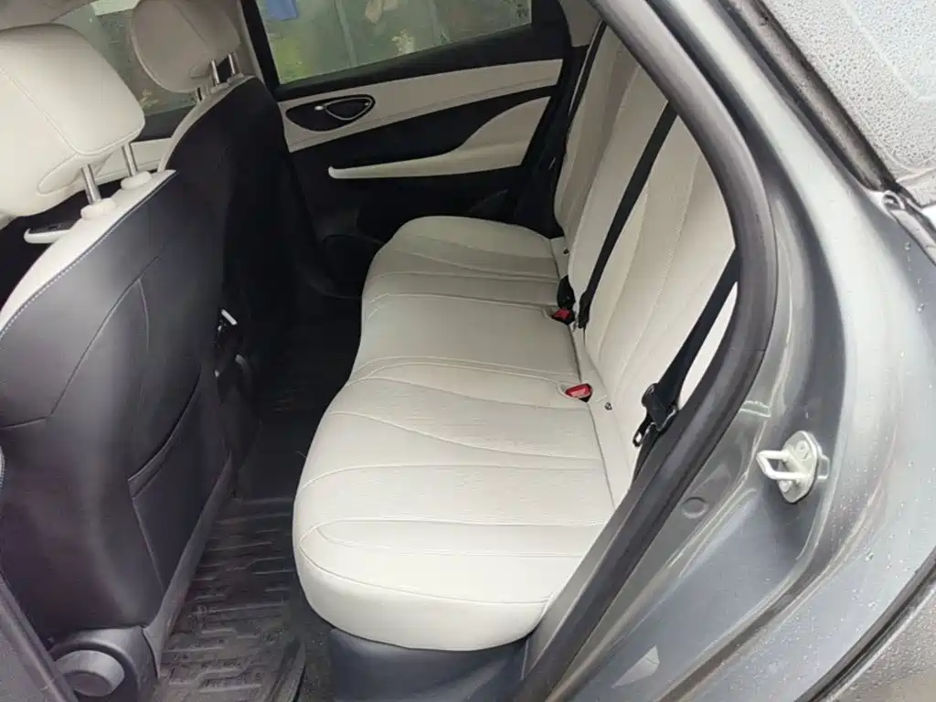 BYD Seal 05 DM-i — фото 17