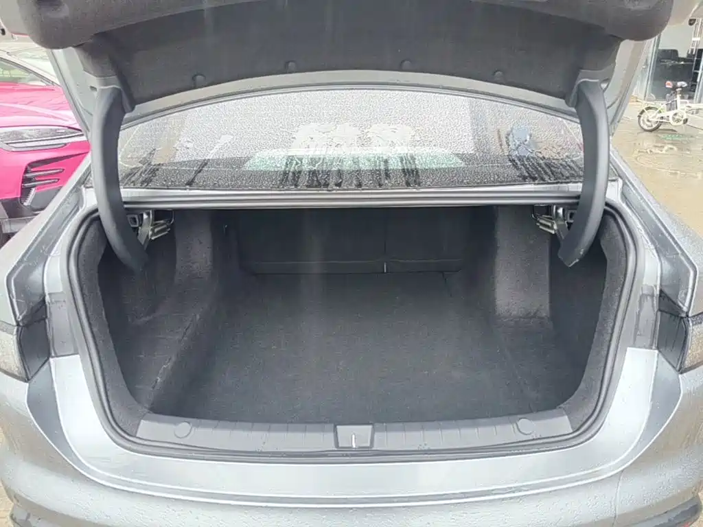BYD Seal 05 DM-i — фото 19