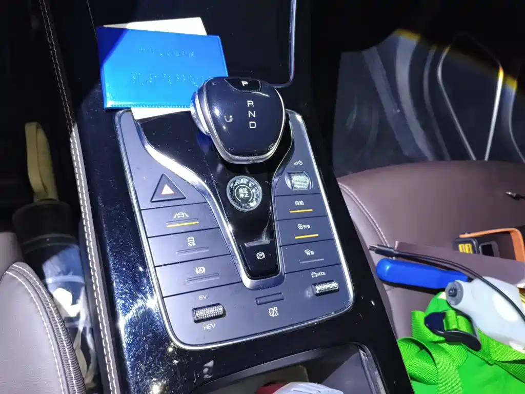 BYD MAX New Energy — фото 10