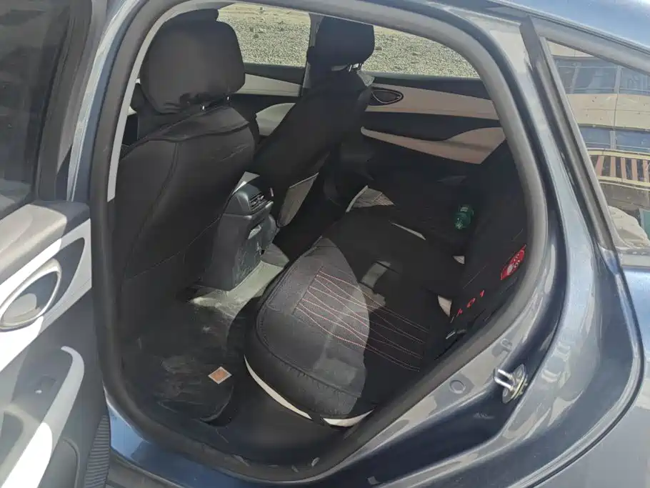 BYD Seal 05 DM-i — фото 11