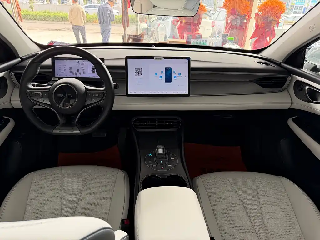 BYD Seal 05 DM-i — фото 8