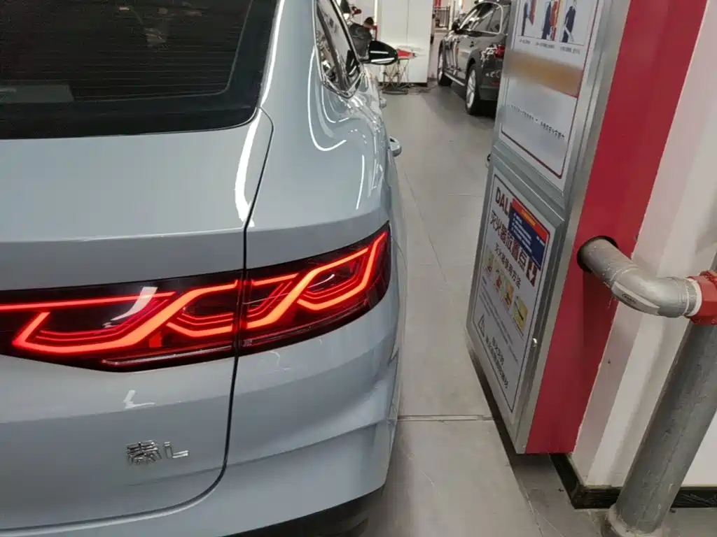 BYD Qin L — фото 8