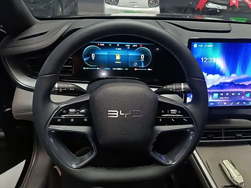 BYD Seal — фото 11