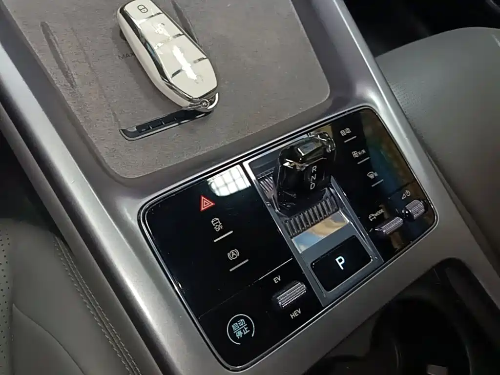 BYD Seal — фото 14