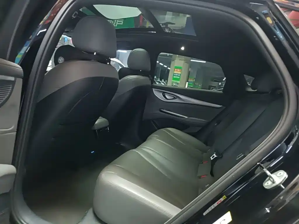 BYD Seal — фото 17