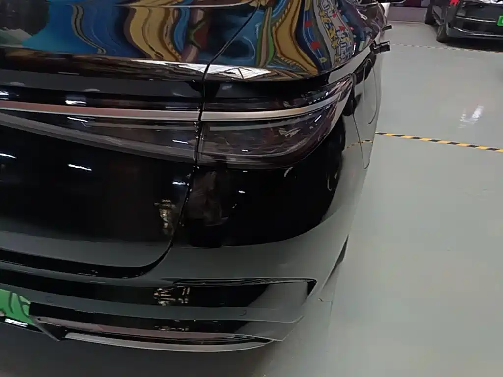 BYD Seal — фото 8