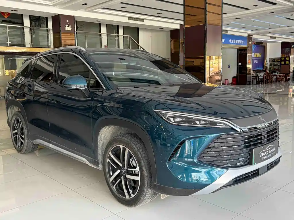 BYD L DM-i — фото 3