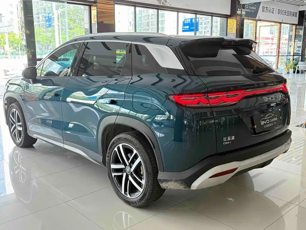 BYD L DM-i — фото 5