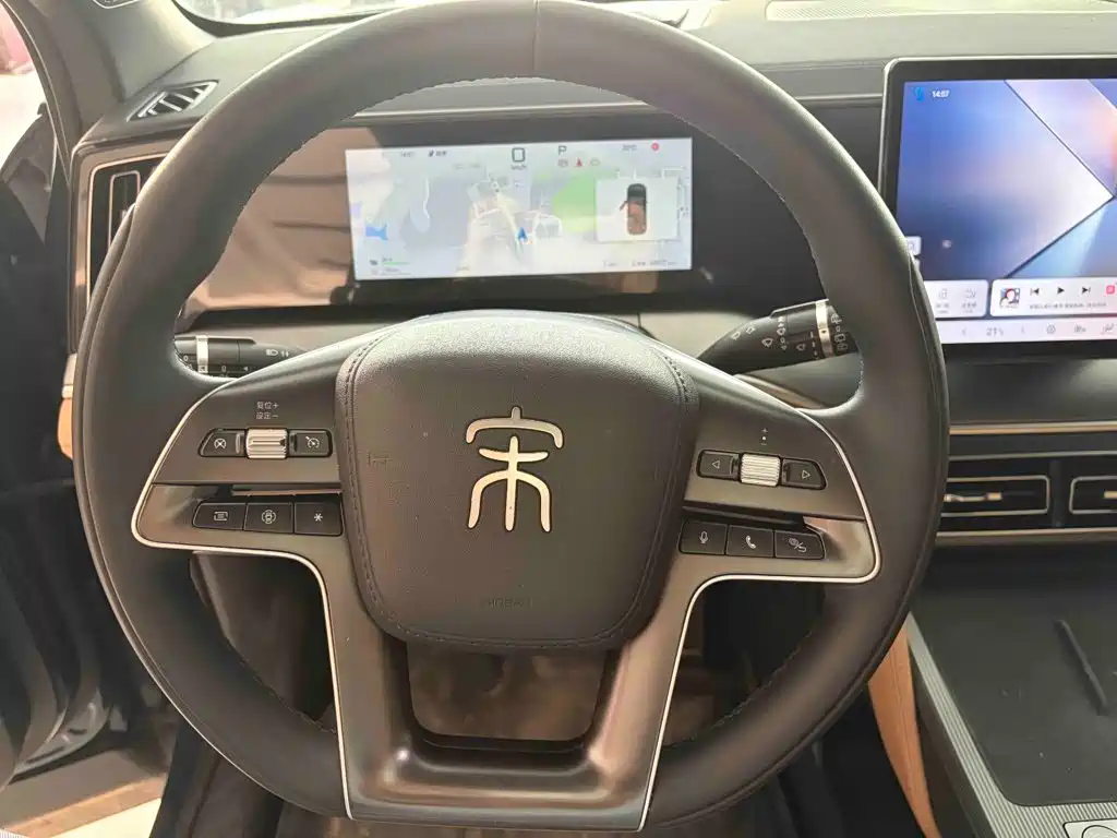 BYD L DM-i — фото 10