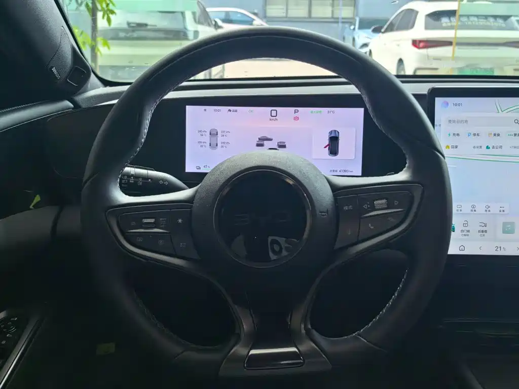 BYD Seal — фото 9