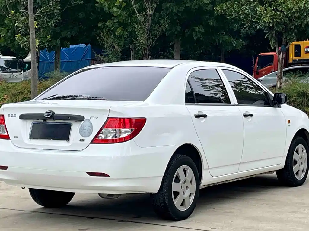 BYD F3 — фото 15