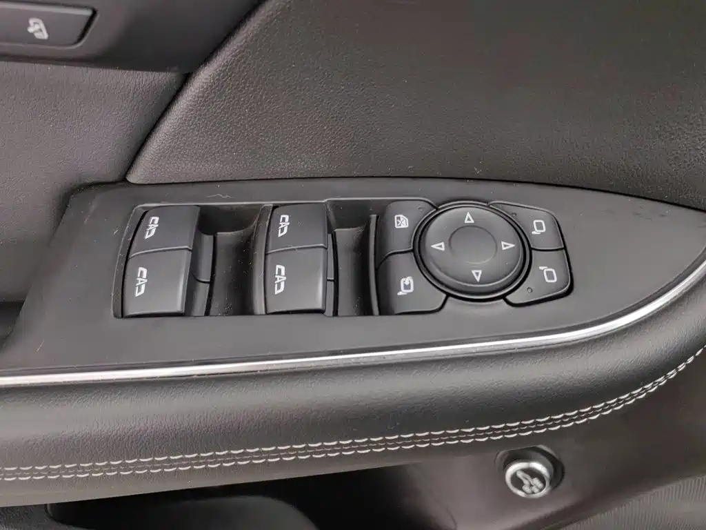 Buick Envision S — фото 9