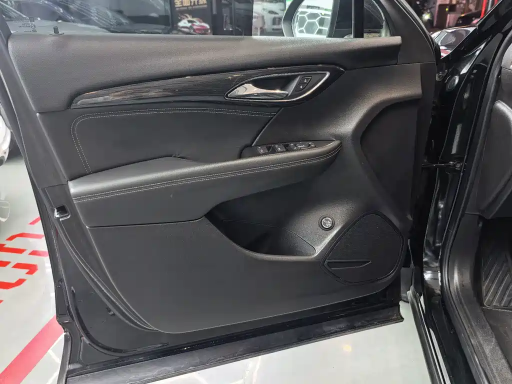 Buick Envision Plus — фото 8