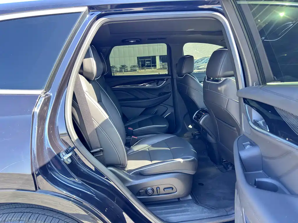 Buick Enclave — фото 11