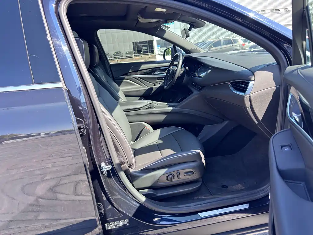 Buick Enclave — фото 10