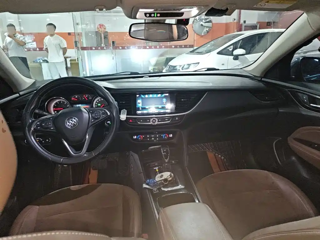 Buick Regal — фото 10