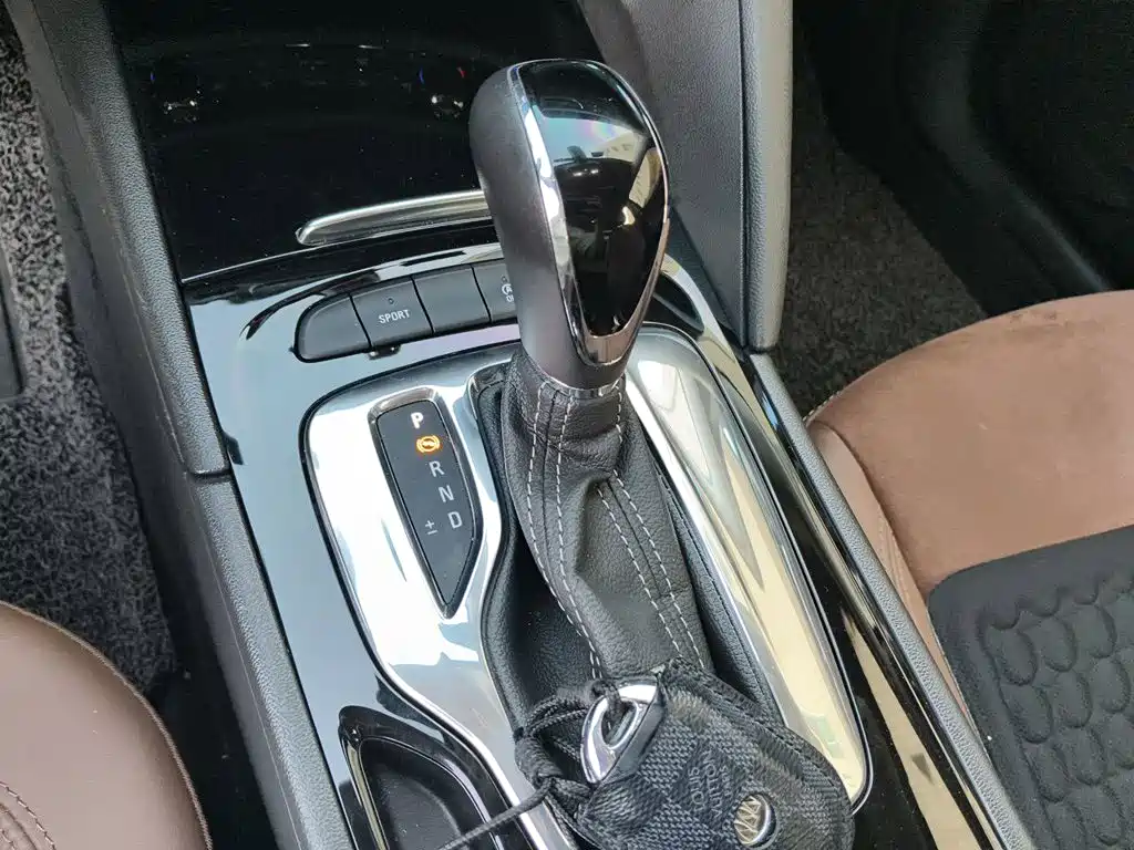 Buick Regal — фото 7