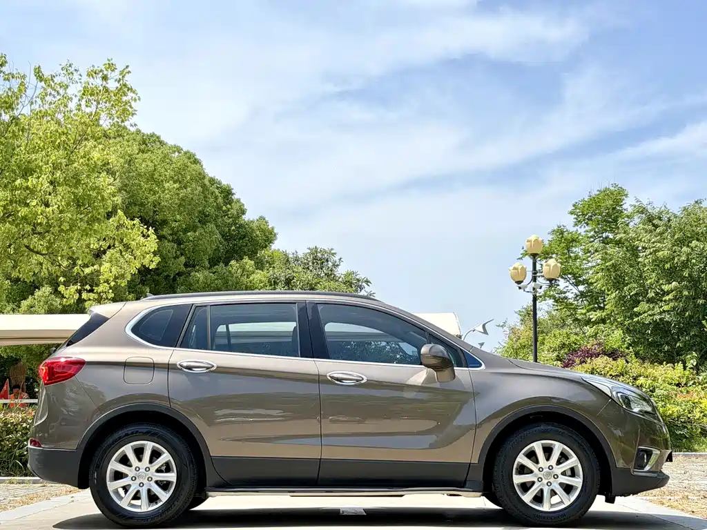 Buick Envision Plus — фото 5