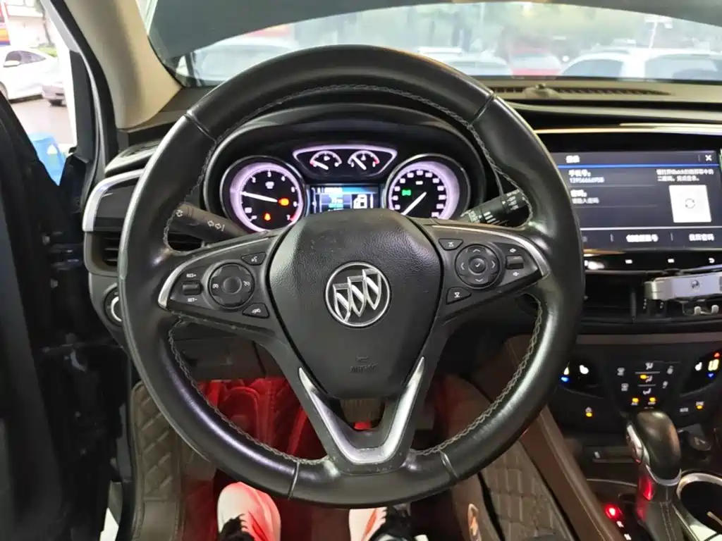 Buick Envision Plus — фото 11