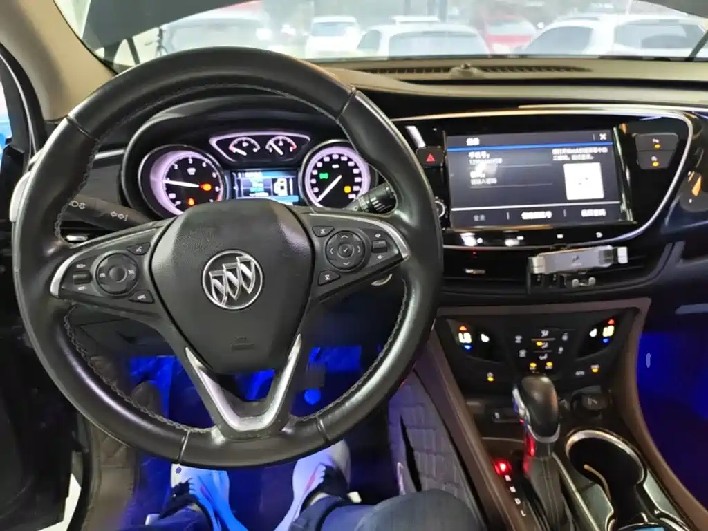 Buick Envision Plus — фото 10