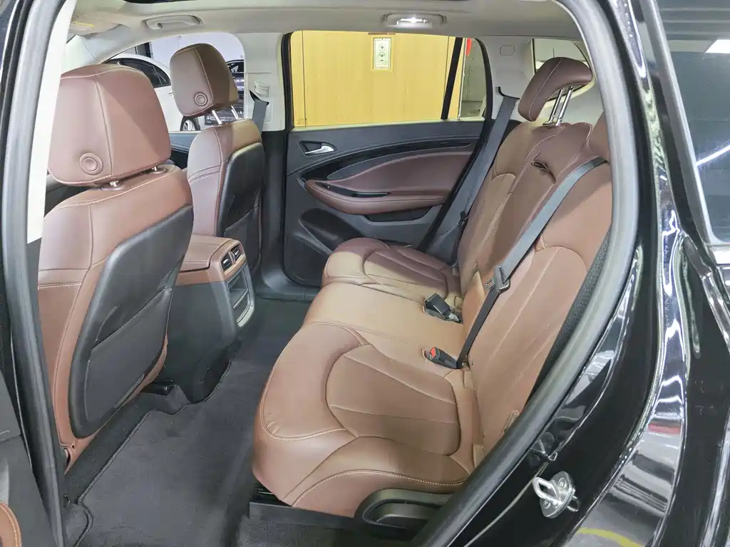 Buick Envision Plus — фото 6