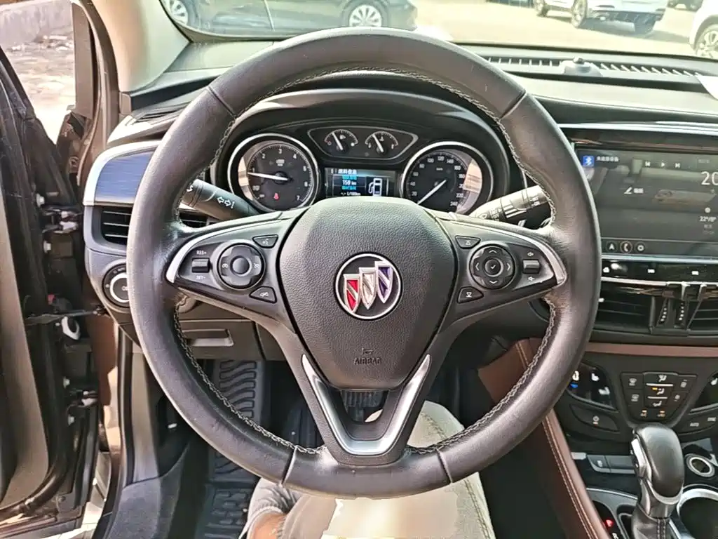 Buick Envision Plus — фото 11