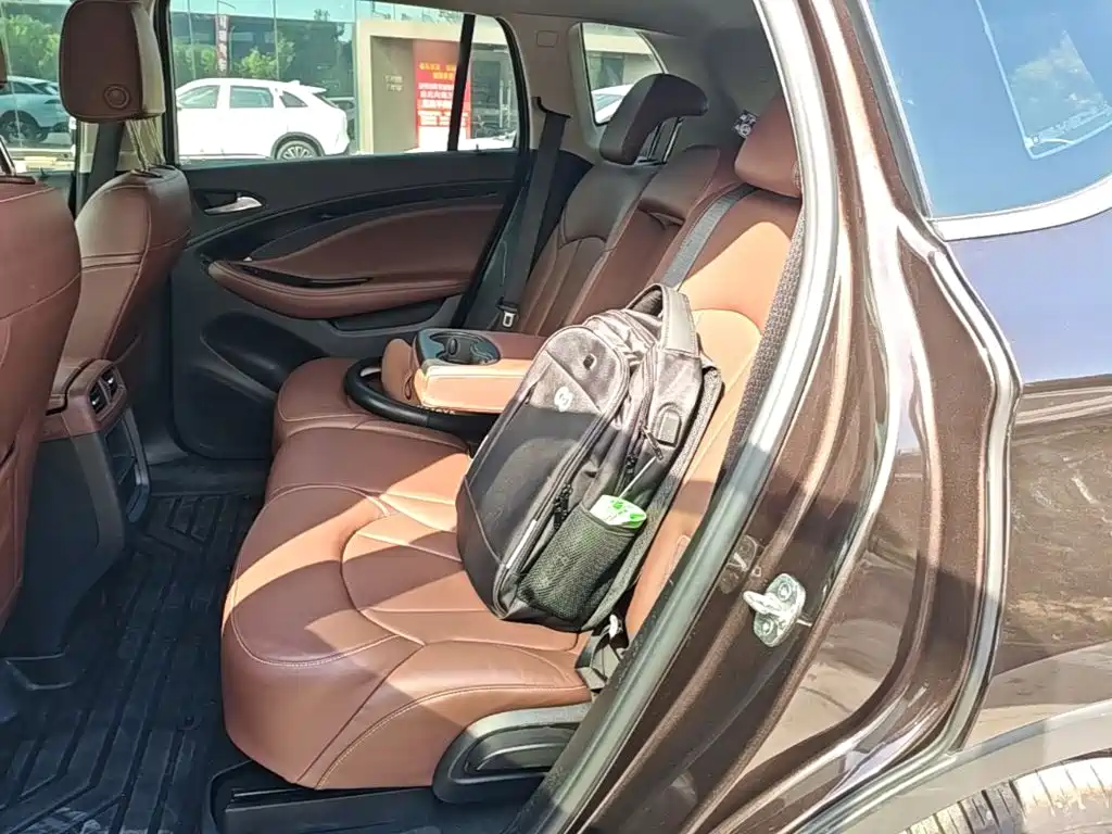 Buick Envision Plus — фото 17
