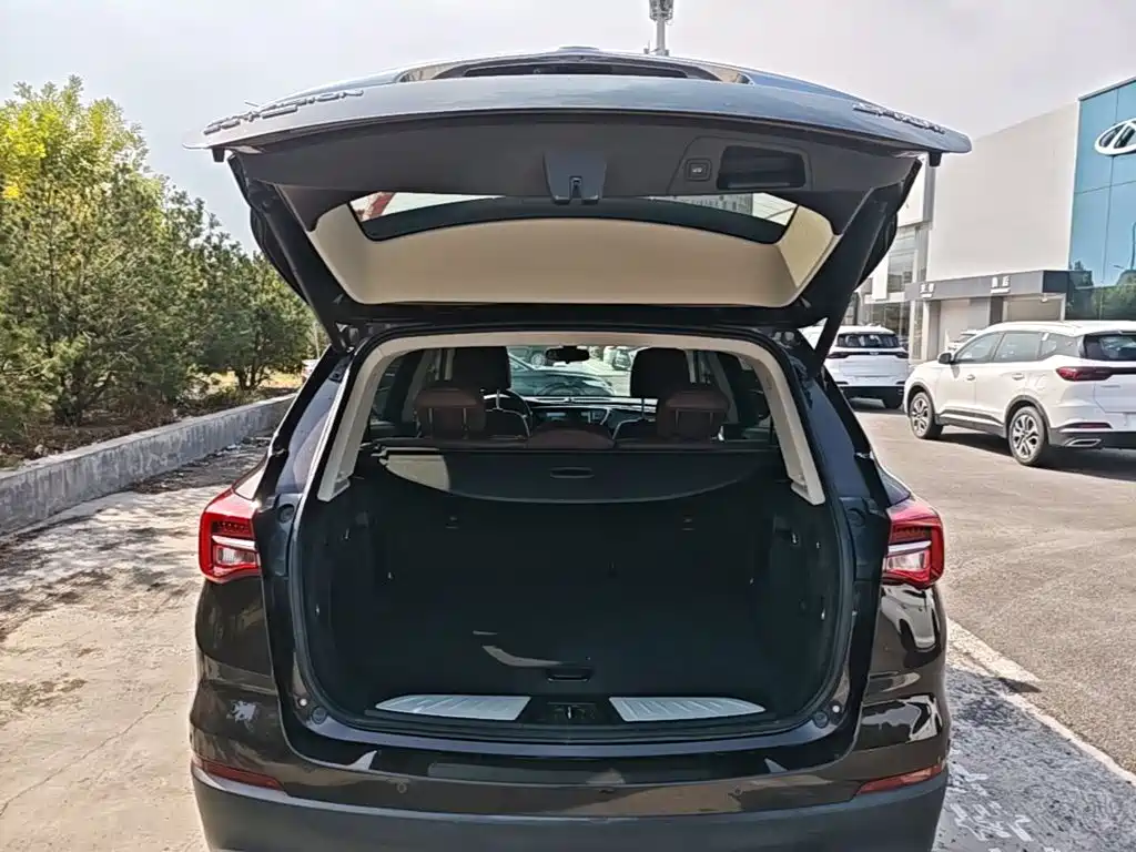 Buick Envision Plus — фото 19