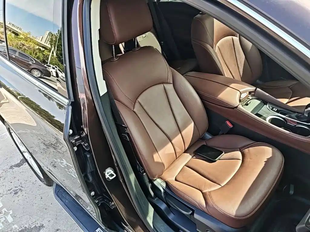Buick Envision Plus — фото 25