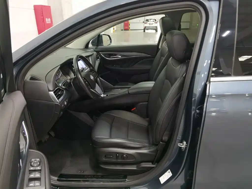 Buick Enclave — фото 10