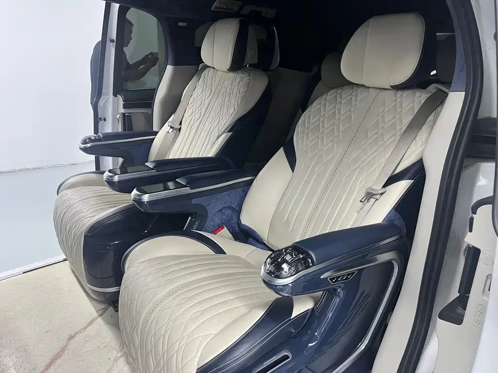 Buick GL8 — фото 9