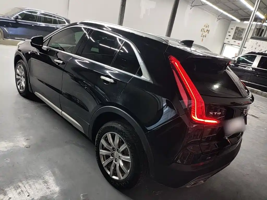 Cadillac XT4 — фото 23