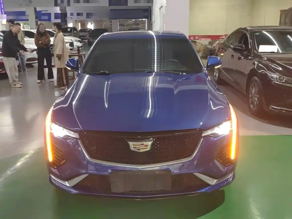 Cadillac CT4 — фото 3