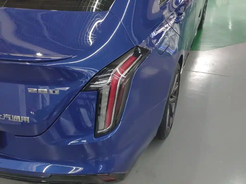 Cadillac CT4 — фото 8