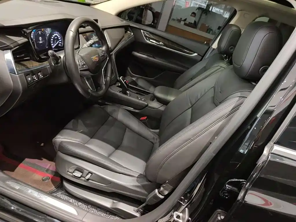 Cadillac XT5 — фото 15