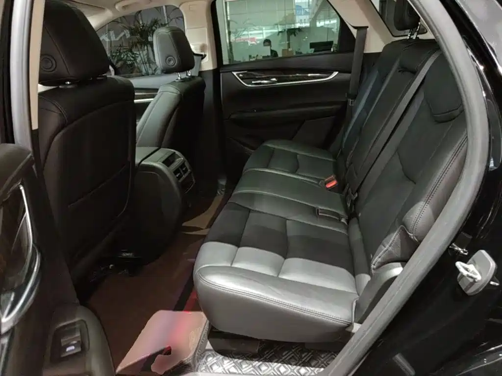 Cadillac XT5 — фото 17