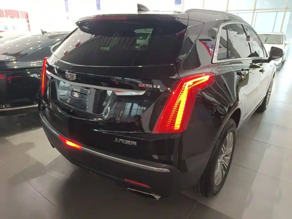 Cadillac XT5 — фото 7