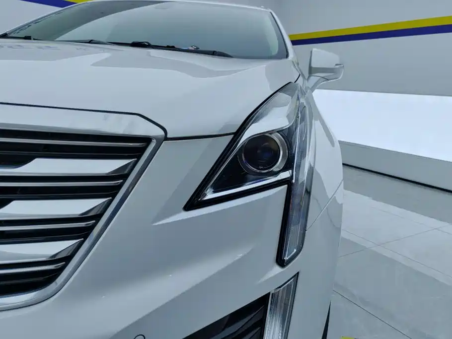 Cadillac XT5 — фото 5