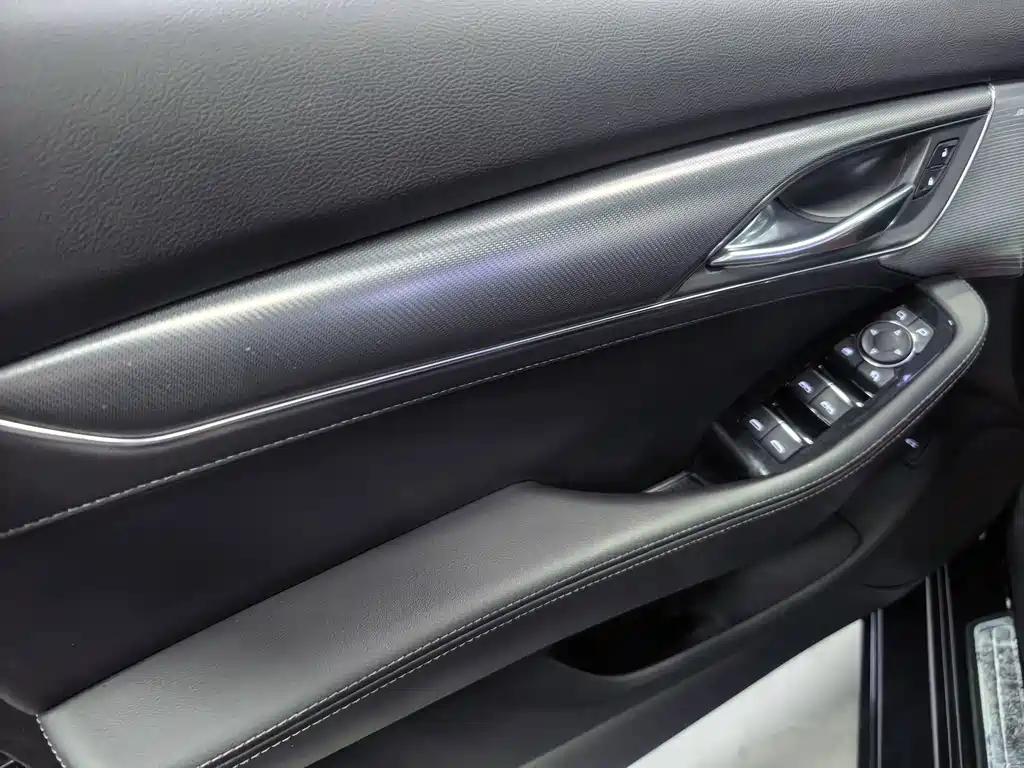 Cadillac CT5 — фото 3