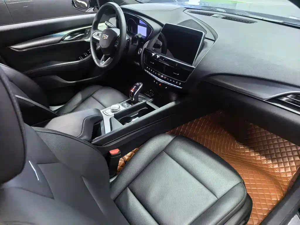 Cadillac CT5 — фото 4