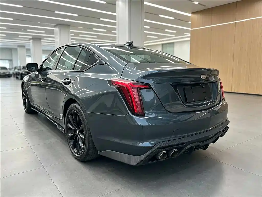 Cadillac CT5 — фото 4