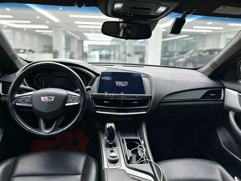 Cadillac CT5 — фото 5