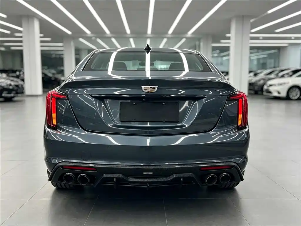 Cadillac CT5 — фото 8