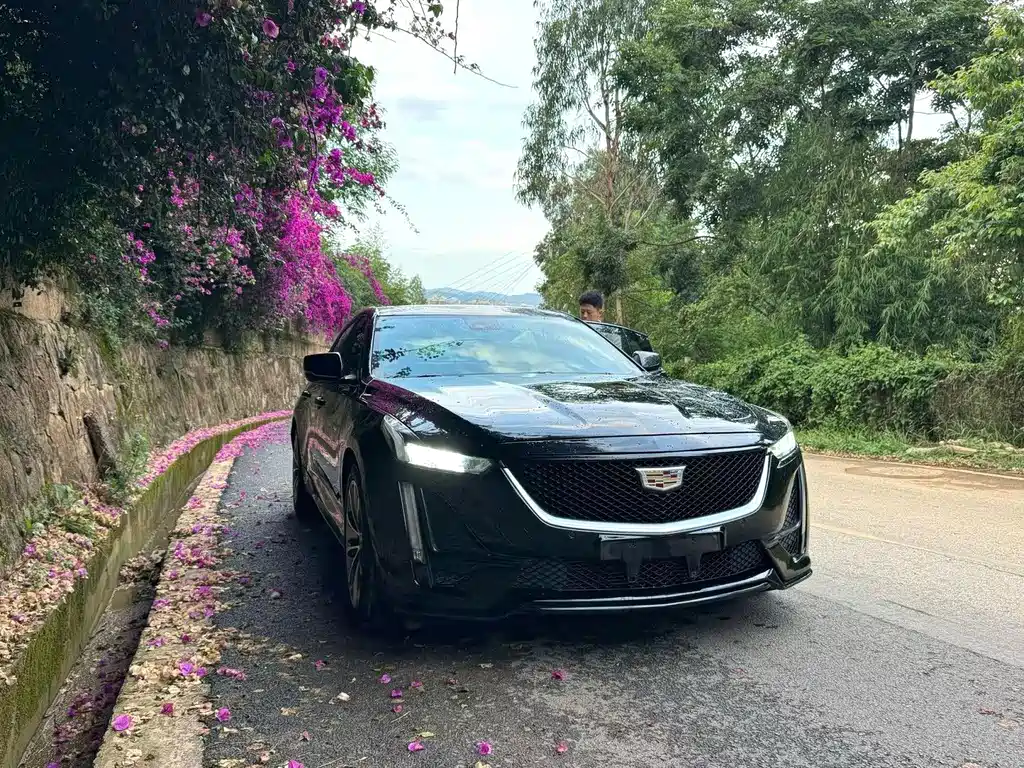 Cadillac CT5 — фото 3
