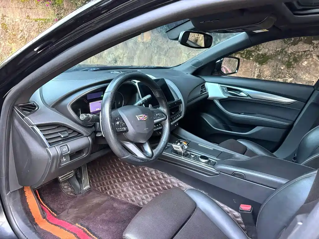Cadillac CT5 — фото 4