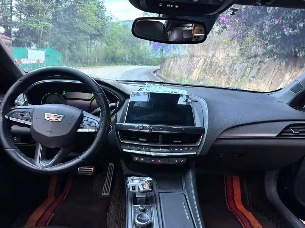 Cadillac CT5 — фото 5