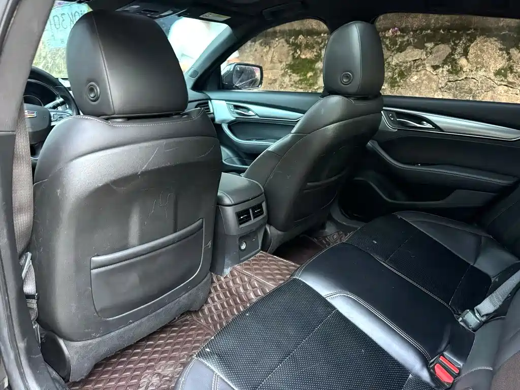 Cadillac CT5 — фото 6